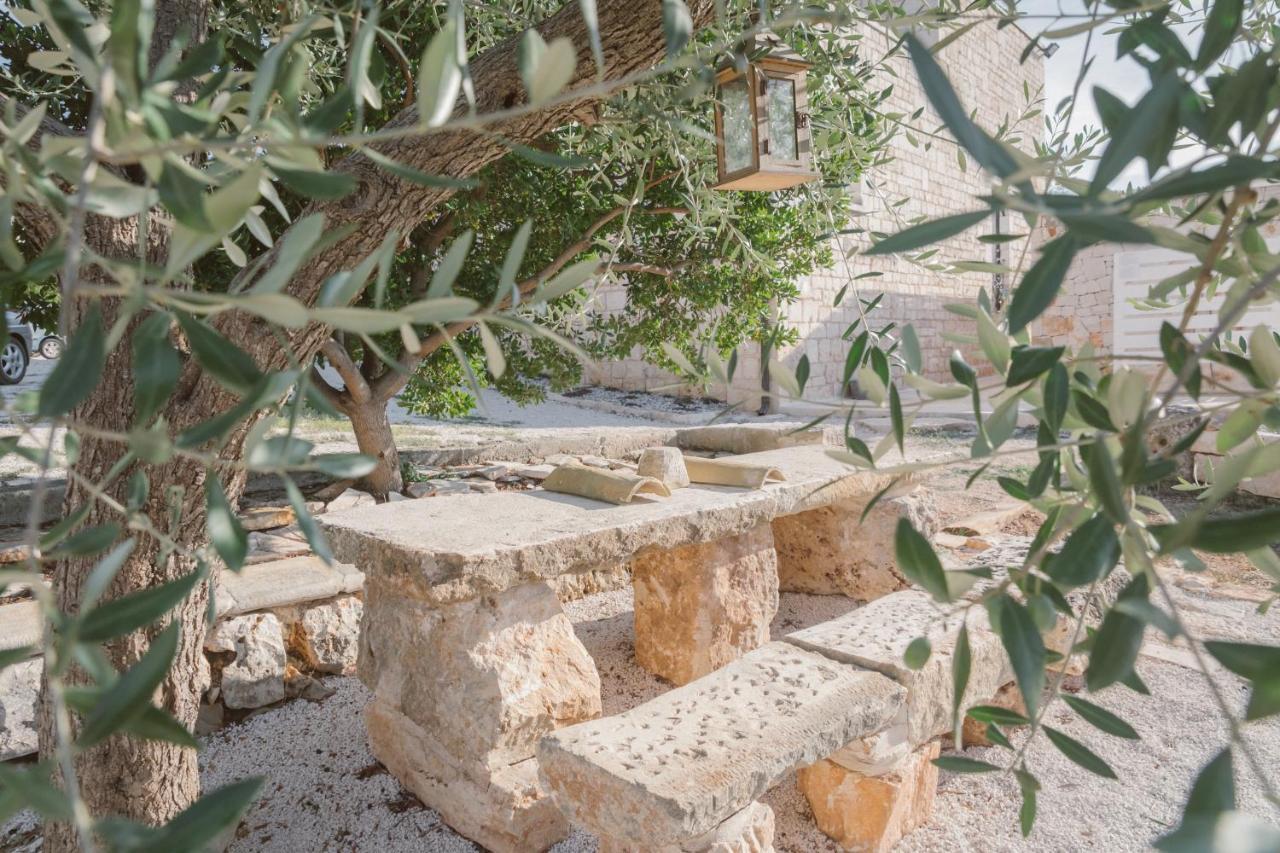 Trulli Harmonia Con Piscina - Αλμπερομπέλο Εξωτερικό φωτογραφία